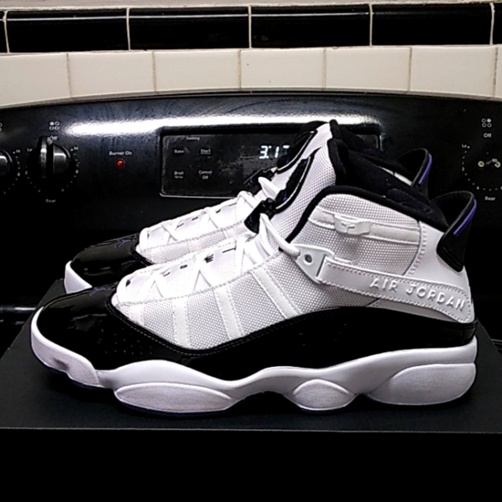 Air Jordan 6 rings (dark concord) size 10 M/11.5 W (2022 release)